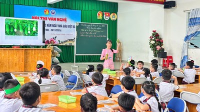 Tiết học mở lớp 2.3 - Hoạt động trải nghiệm - Truyền thống quê em