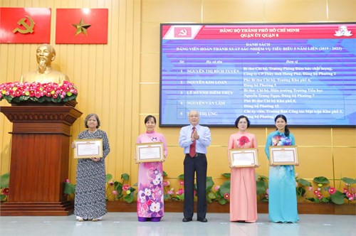 Đồng chí Lê Huỳnh Diễm Thúy - Bí thư Chi bộ, Hiệu trưởng Trường Tiểu học Nguyễn Trung Ngạn, Đảng bộ Phường 7, Quận 8 Đạt tiêu chuẩn đảng viên  Hoàn thành xuất sắc nhiệm vụ  5 năm liền (2019 - 2023)