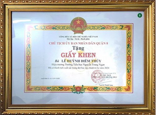 Khen thưởng Đợt học tập chính trị hè năm 2024