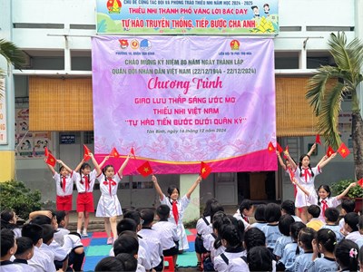 Chương trình Thắp sáng ước mơ Thiếu nhi Việt Nam - Tiến bước dưới quân kì