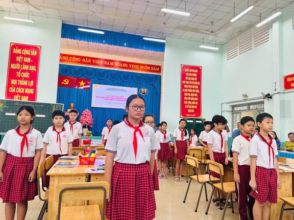 Chuyên đề thao giảng “Dạy học tích hợp nội dung Giáo dục kĩ năng công dân số trong môn Công nghệ 5”.