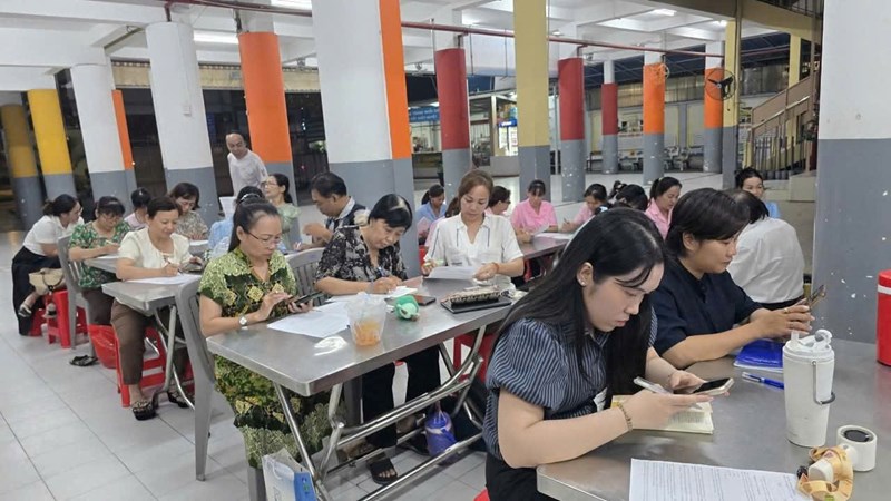 GV tham gia tập huấn và tiến hành mượn trả trên hệ thống quanlythietbi.com.vn