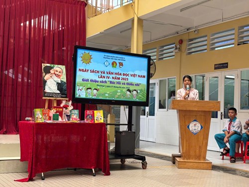 Giới thiệu sách   Bác Hồ với thiếu nhi  .