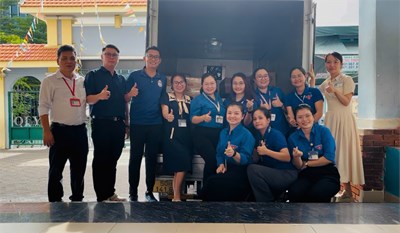 Chi đoàn Trường Tiểu học Lê Văn Tám phối hợp với Liên đội phát động đợt quyên góp ủng hộ đồng bào bị thiệt hại do mưa lũ tại các tỉnh miền Trung