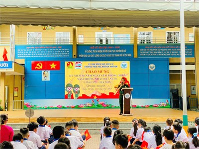 CHÀO MỪNG KỶ NIỆM 50 NĂM GIẢI PHÓNG MIỀN NAM, THỐNG NHẤT ĐẤT NƯỚC (30/4/1975 - 30/4/2025)  🎊 Tròn 50 năm kể từ ngày miền Nam hoàn toàn giải phóng, non sông nối liền một dải, đất nước ta được hòa mình trong những tháng ngày tươi vui và tràn đầy hy vọng. Những gam màu của hòa bình đã lặng lẽ thấm vào từng nhịp sống - trên nền trời xanh biếc, dưới tán cây rợp bóng mát và trên những lá cờ đỏ sao vàng tung bay dọc khắp miền Tổ quốc. Bởi dù chiến tranh đã lùi xa, nhưng giá trị của hòa bình vẫn luôn sống mãi trong từng khoảnh khắc đời thường của người Việt Nam hôm nay.