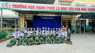 Tổ chức tiết hoạt động trải nghiệm thông qua tiết sinh hoạt dưới cờ theo chương trình gdpt 2018