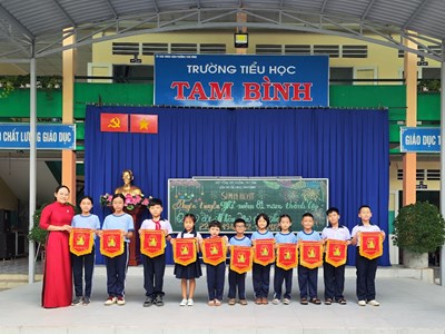 Các lớp nhận cờ luân lưu tuần 15