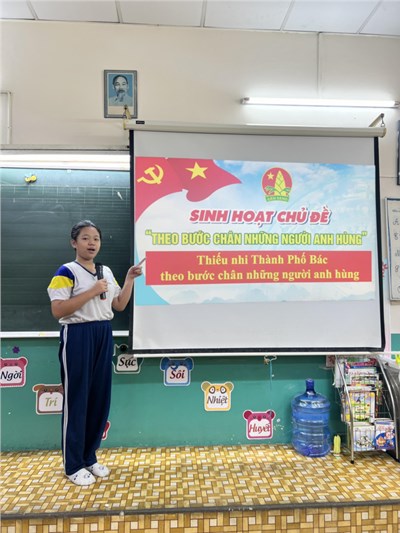 Sinh hoạt chủ đề “Theo bước chân những người anh hùng” - Thiếu nhi Thành Phố Bác theo bước chân những người anh hùng
