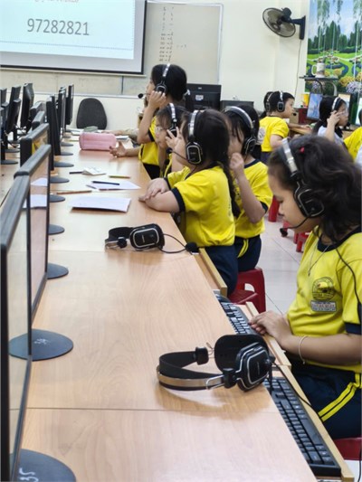 Học sinh lớp Ba _ Trường Tiểu học Cao Bá Quát tham gia thi đấu trường Vioedu Tiếng Anh